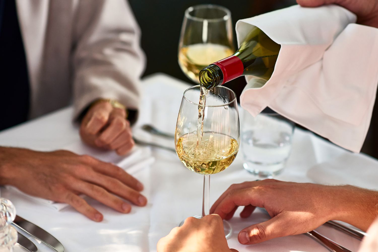 Find someone to marry: typical women’s mistakes on the first date